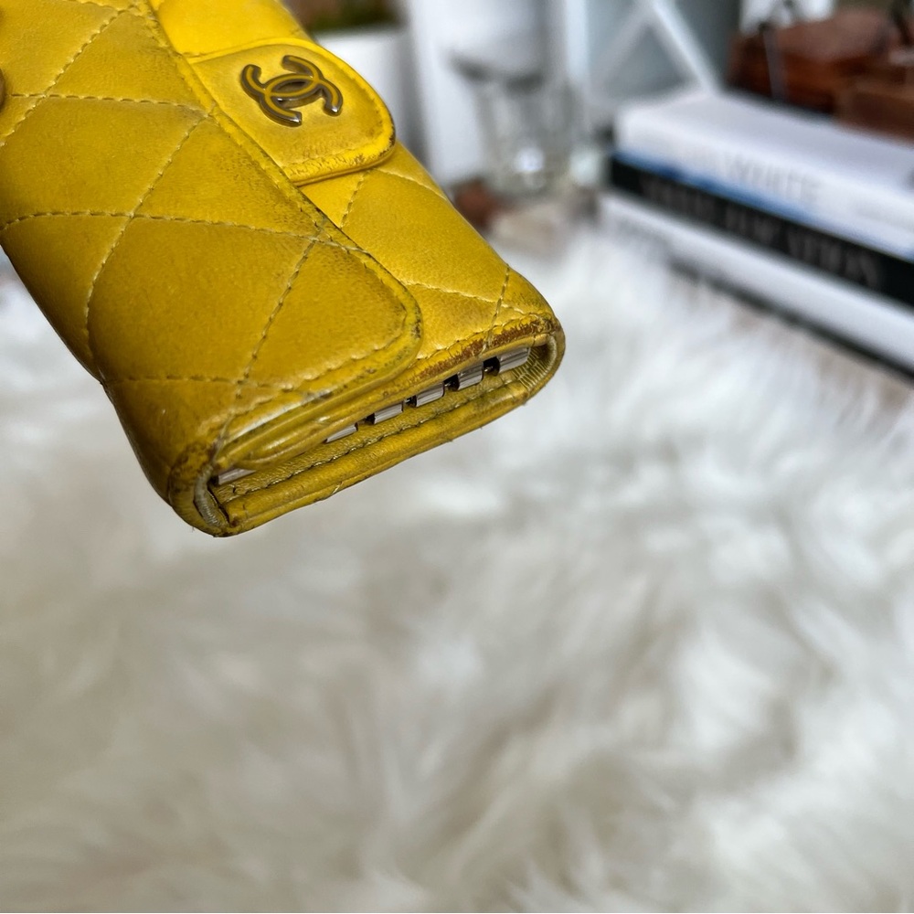 CHANEL Pre-loved Yellow Lambskin 6 Key Holder ☀️ - Picture 5 of 14